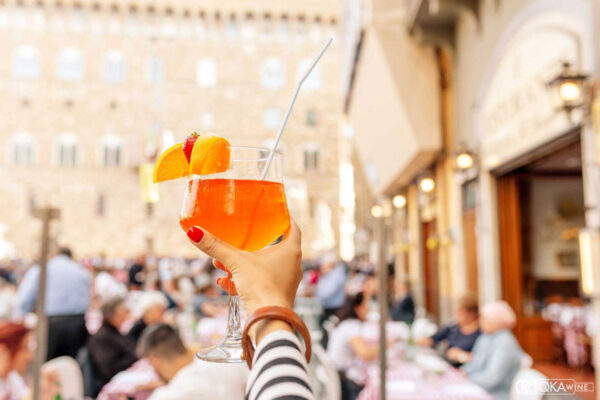 Cách pha Spritz chuẩn Ý với Aperol và Starlino