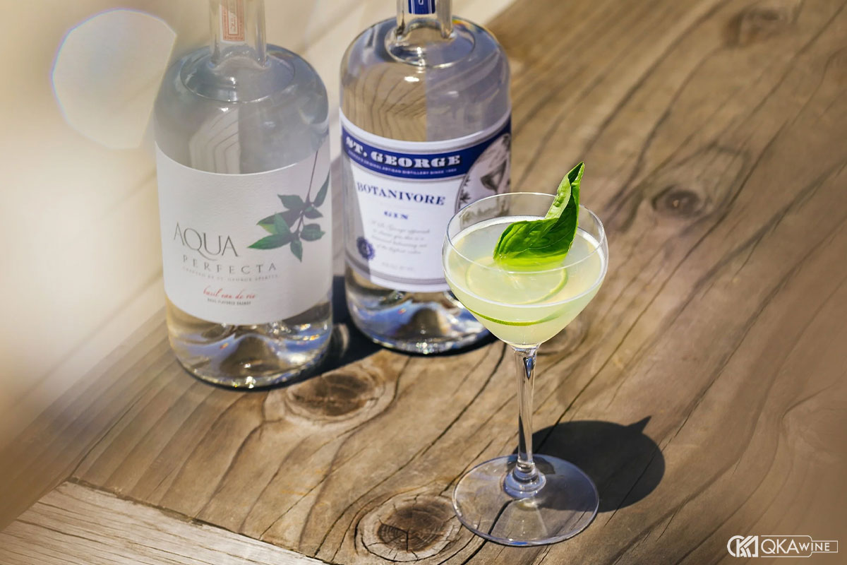 Lợi ích và rủi ro khi uống Eau-de-Vie trong bối cảnh ẩm thực