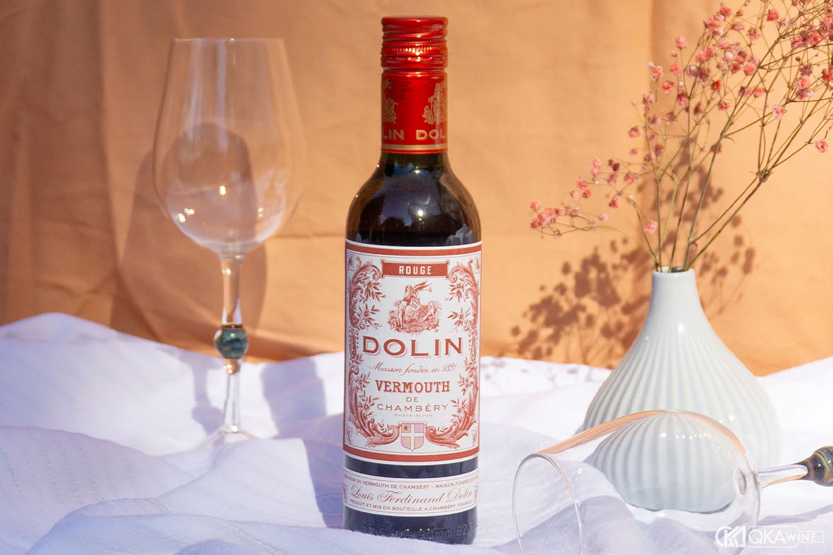 Rouge Vermouth là gì trong thế giới rượu Vermouth?