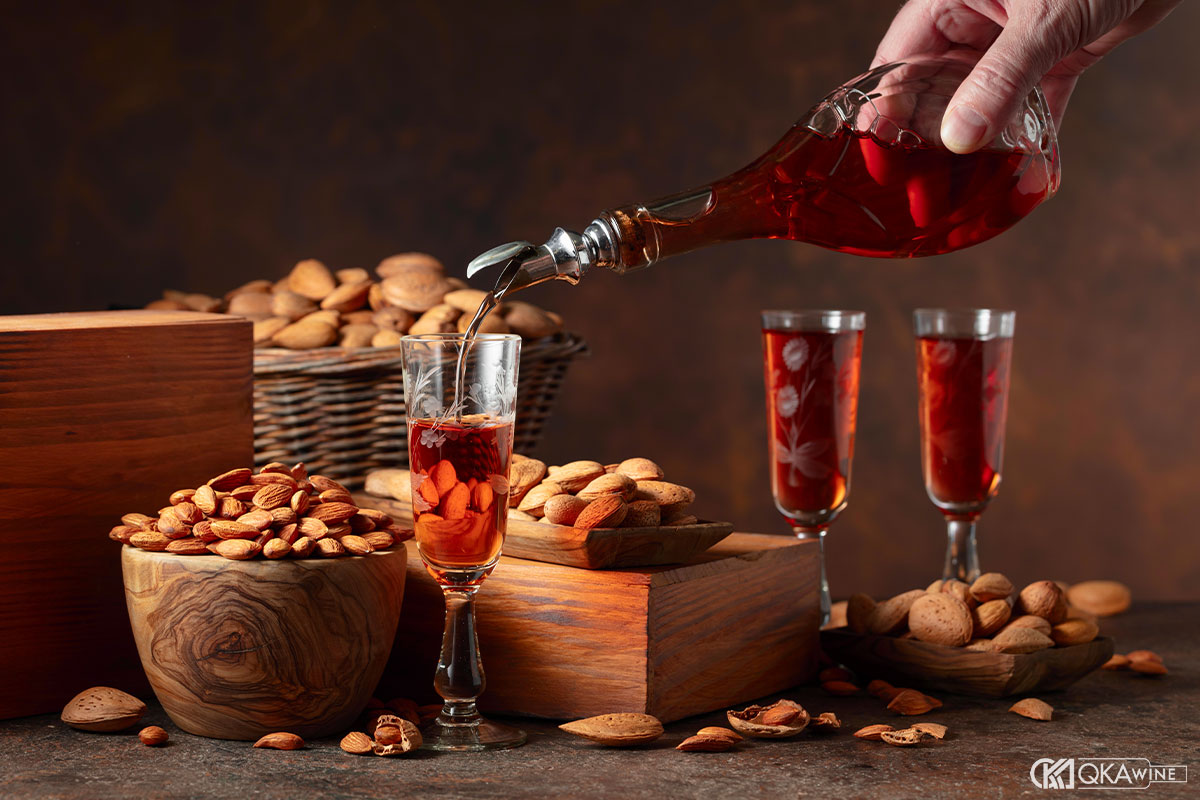 Uống rượu Liqueur sau bữa ăn