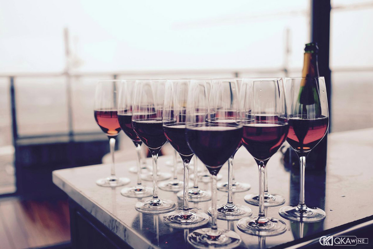 So sánh gỗ sồi Mỹ và Pháp vang California