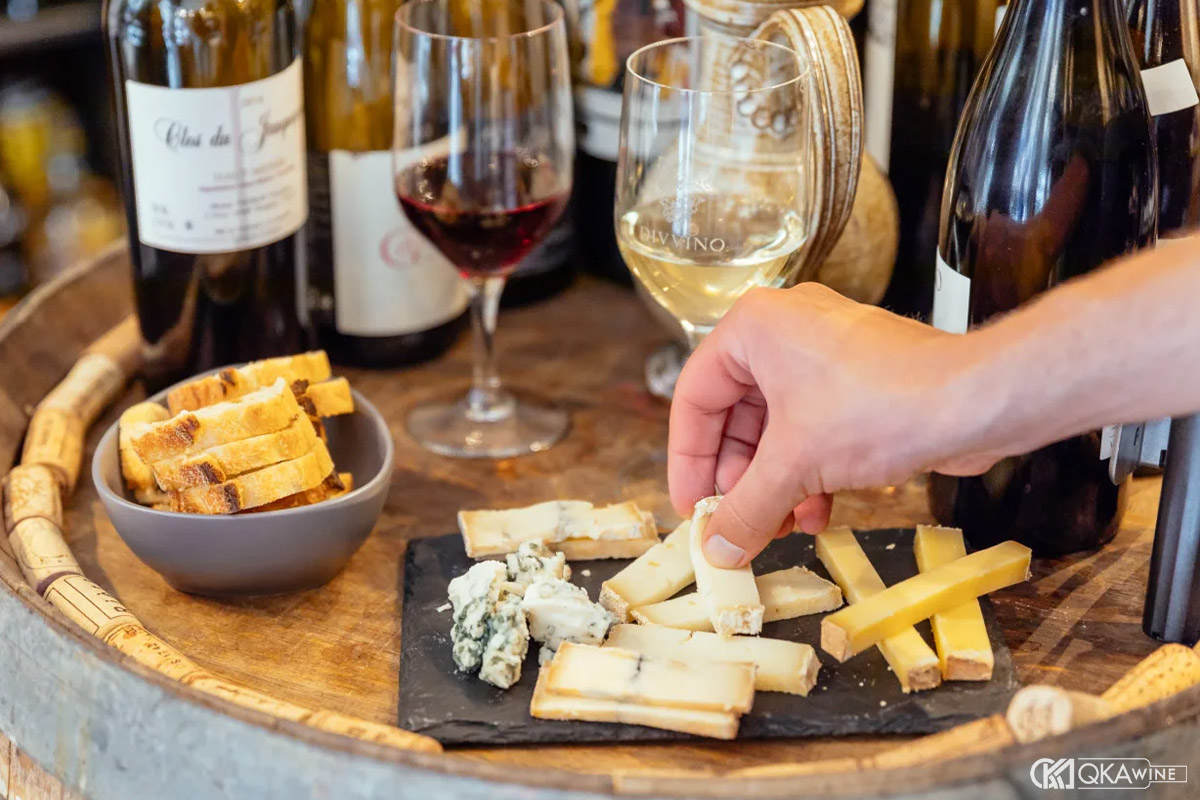 Thứ tự phục vụ vang Bordeaux trong bữa fine dining