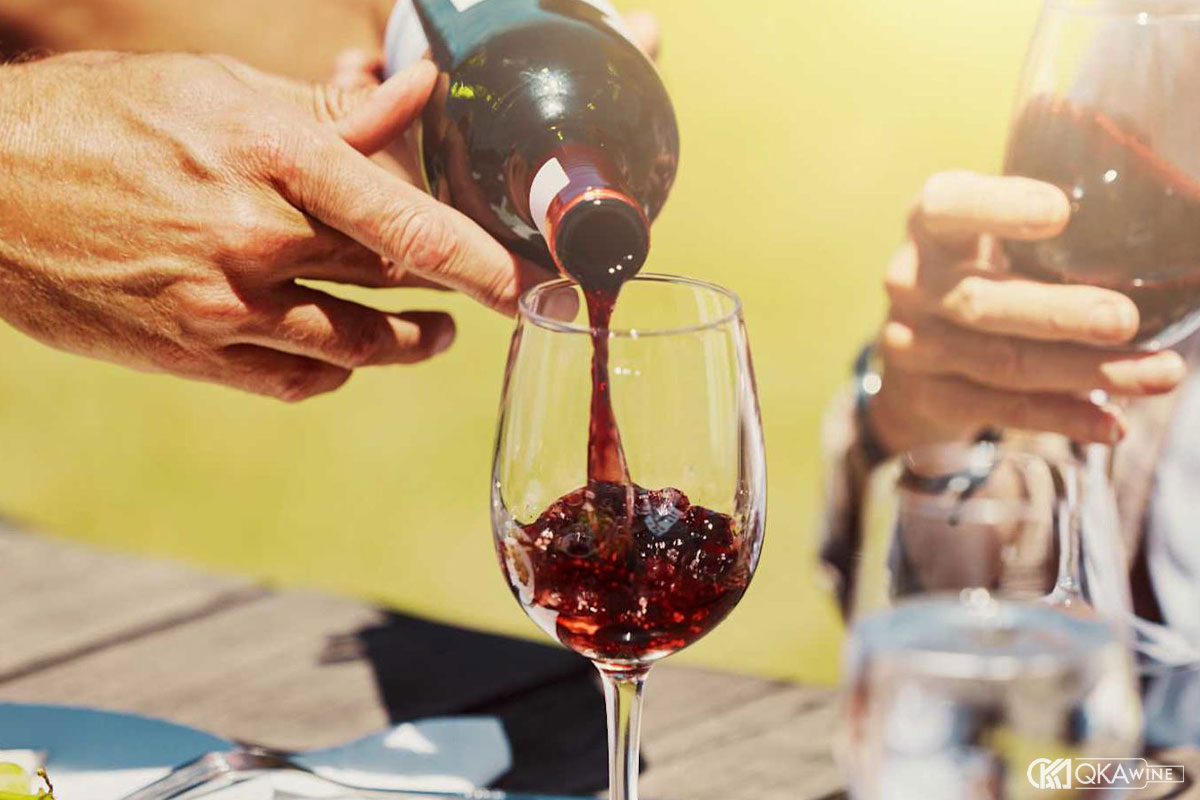 Cách nhận biết phong cách rượu vang đỏ khi chọn rượu