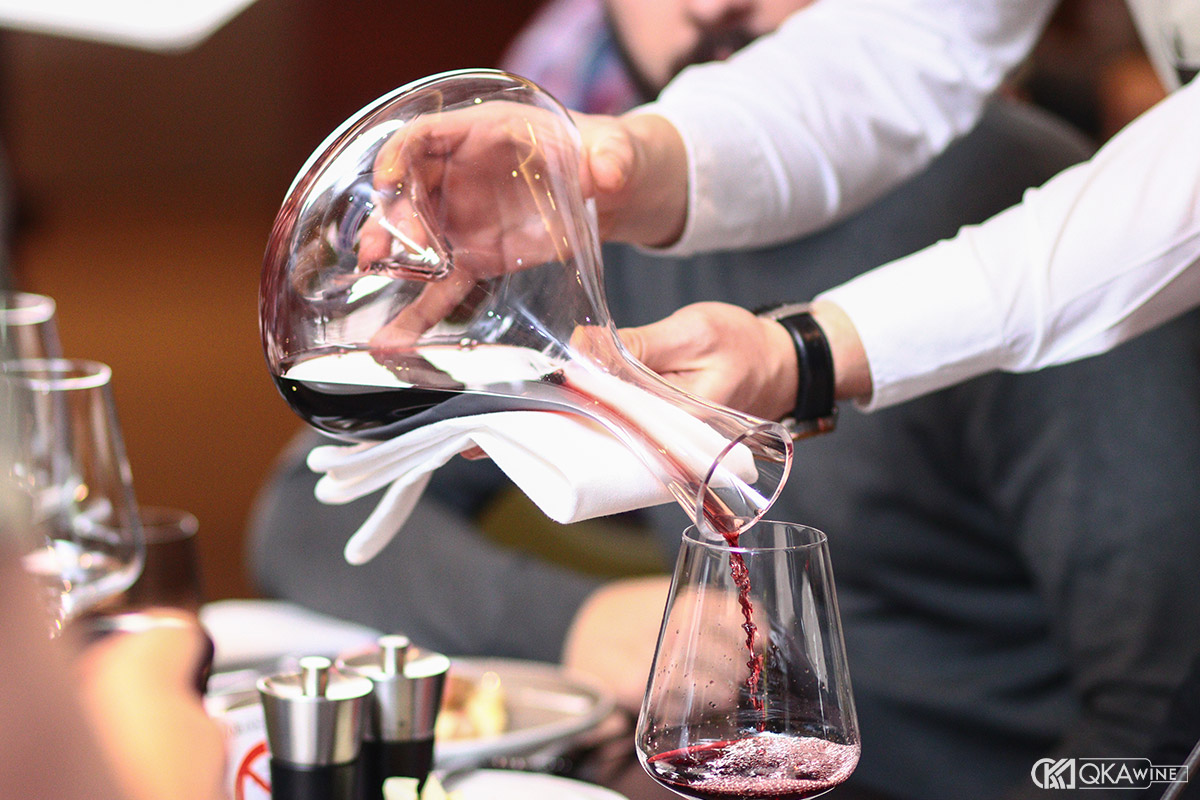 Cách quyết định decant vang đỏ