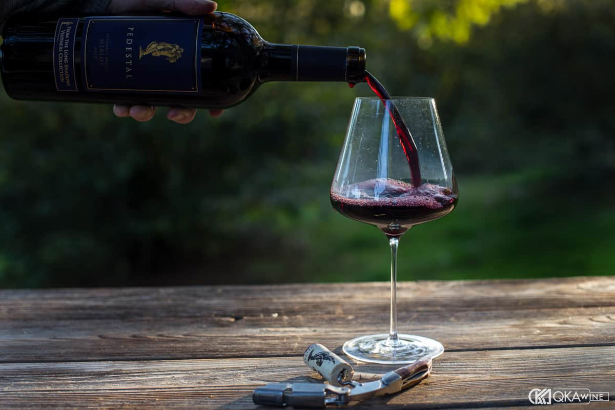 Cách uống rượu vang Merlot để cảm nhận rõ hương vị