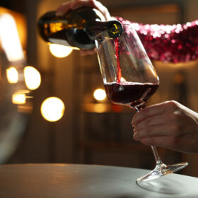 Các lỗi thường gặp khi uống rượu vang đỏ