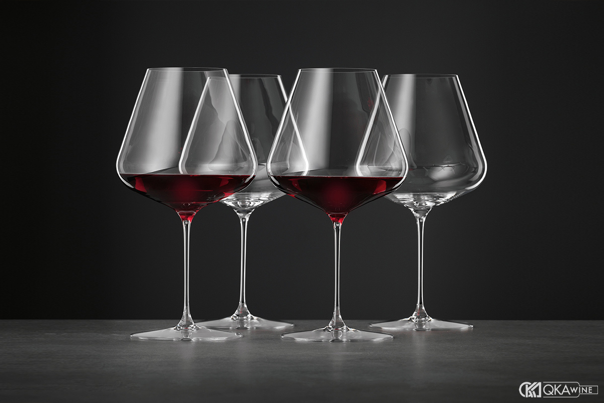 Ly Bordeaux dành cho vang đỏ cấu trúc mạnh