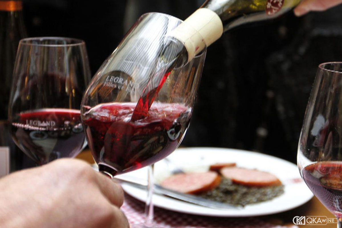 Nhóm vang đỏ đậm cấu trúc