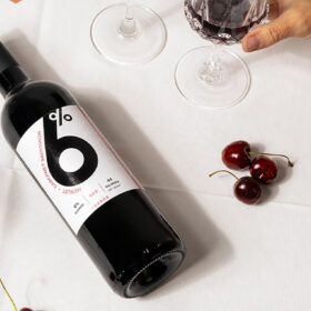 Rượu vang đỏ bao nhiêu độ cồn?