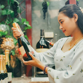 Rượu vang đỏ dễ uống cho phụ nữ