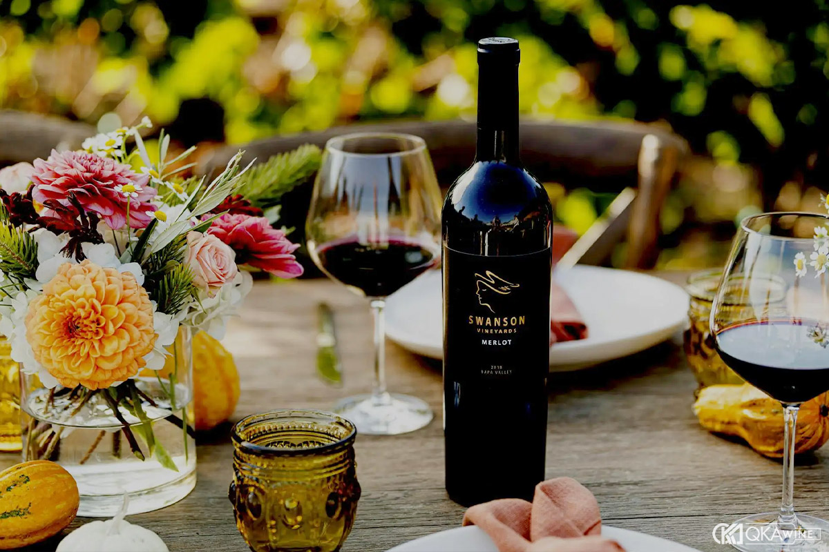 Uống Merlot trong dịp tiếp khách