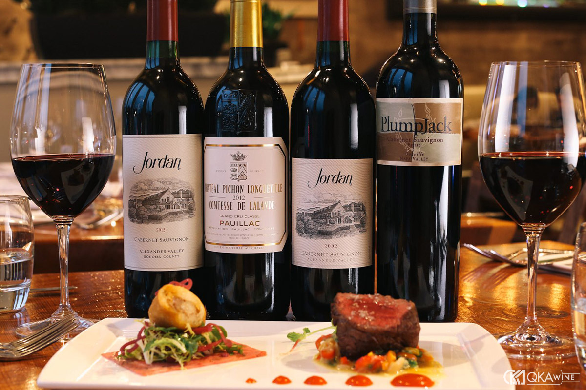 Vang đỏ hợp với bò hầm và bò sốt