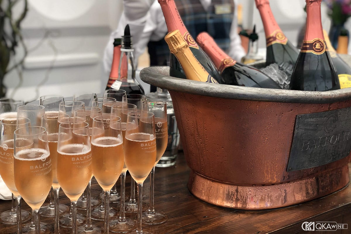 Asti Spumante khác gì với Presecco và Moscato d'Asti?