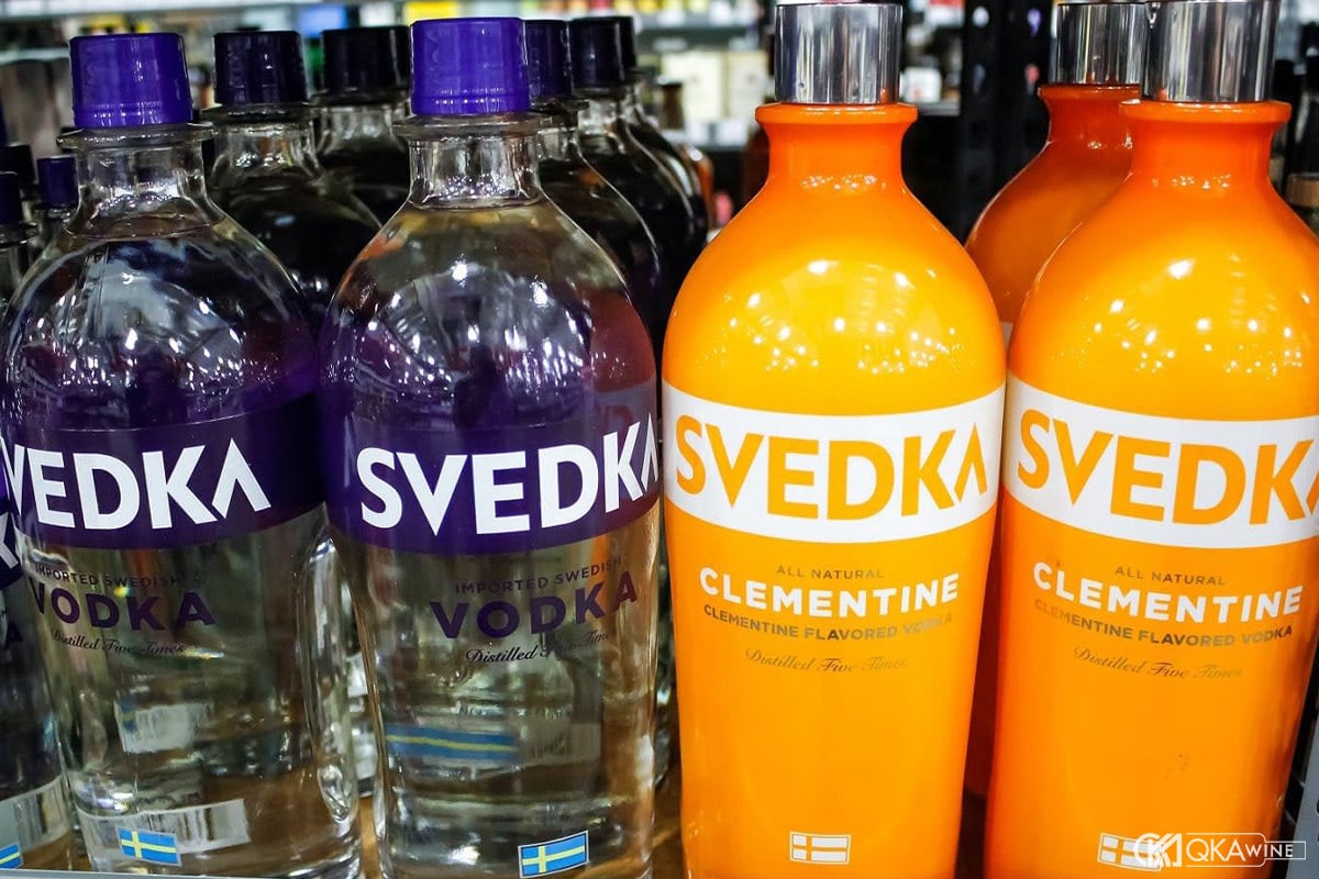 Nên chọn Vodka nguyên bản hay hương vị?