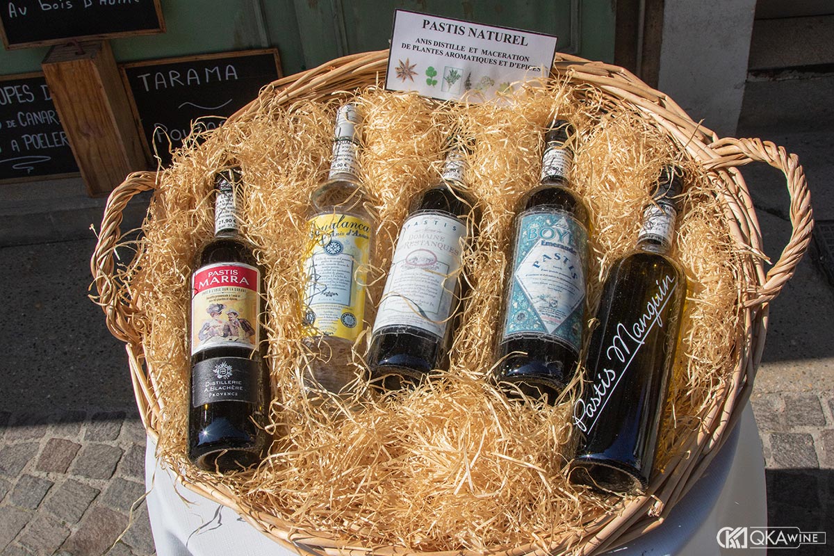 Nguồn gốc và quy trình sản xuất rượu Pastis
