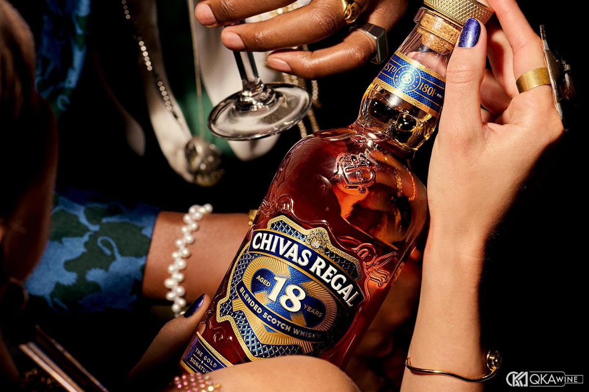 Rượu Chivas 18
