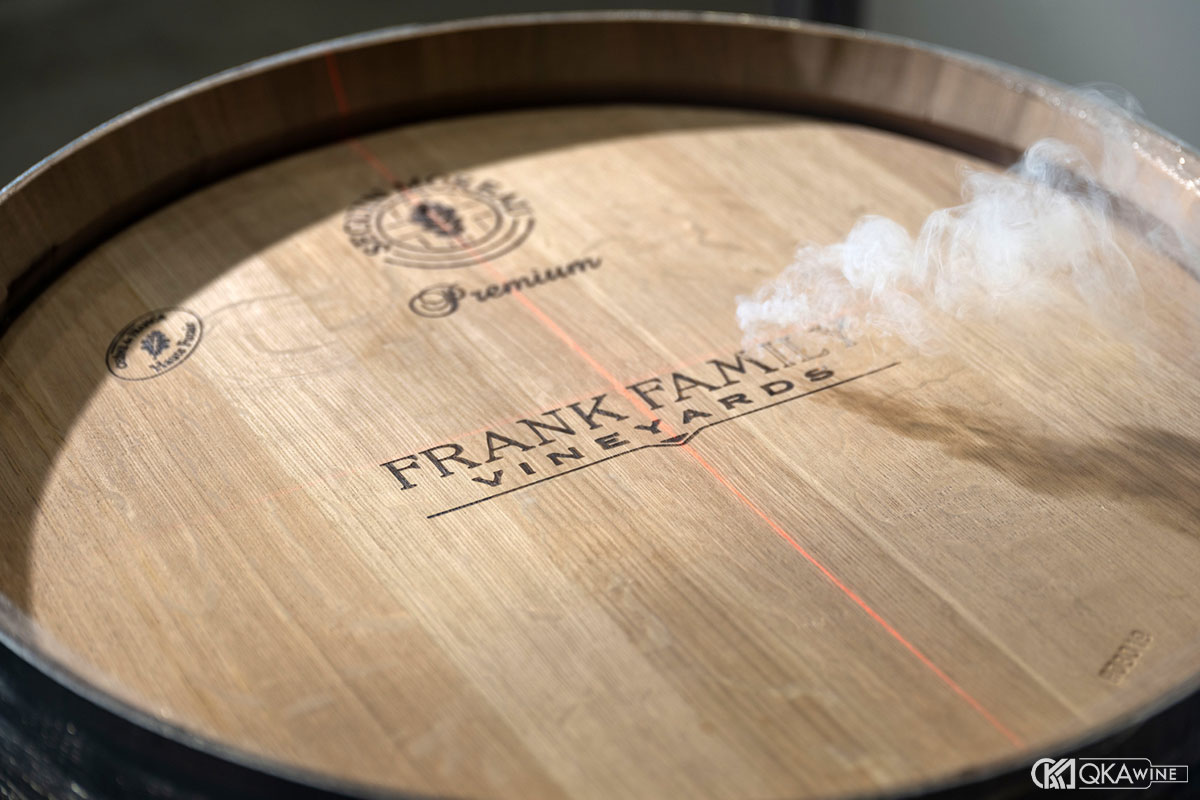 Vì sao nhà làm vang ủ rượu trong thùng gỗ sồi?