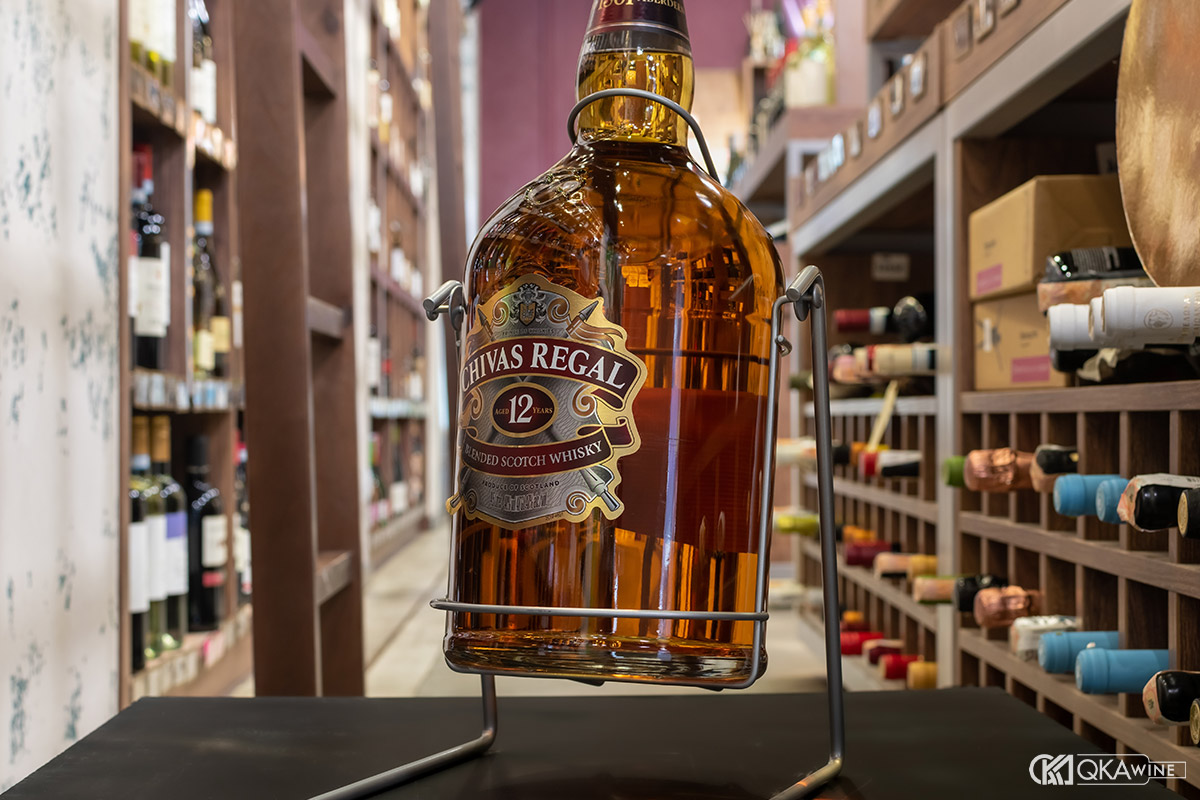 Các kích thước chai whisky lớn