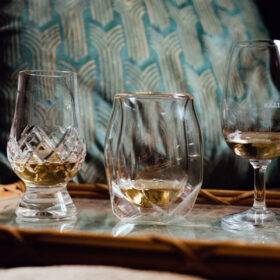 Các loại ly uống whisky