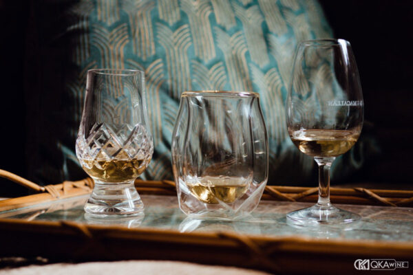 Các loại ly uống whisky