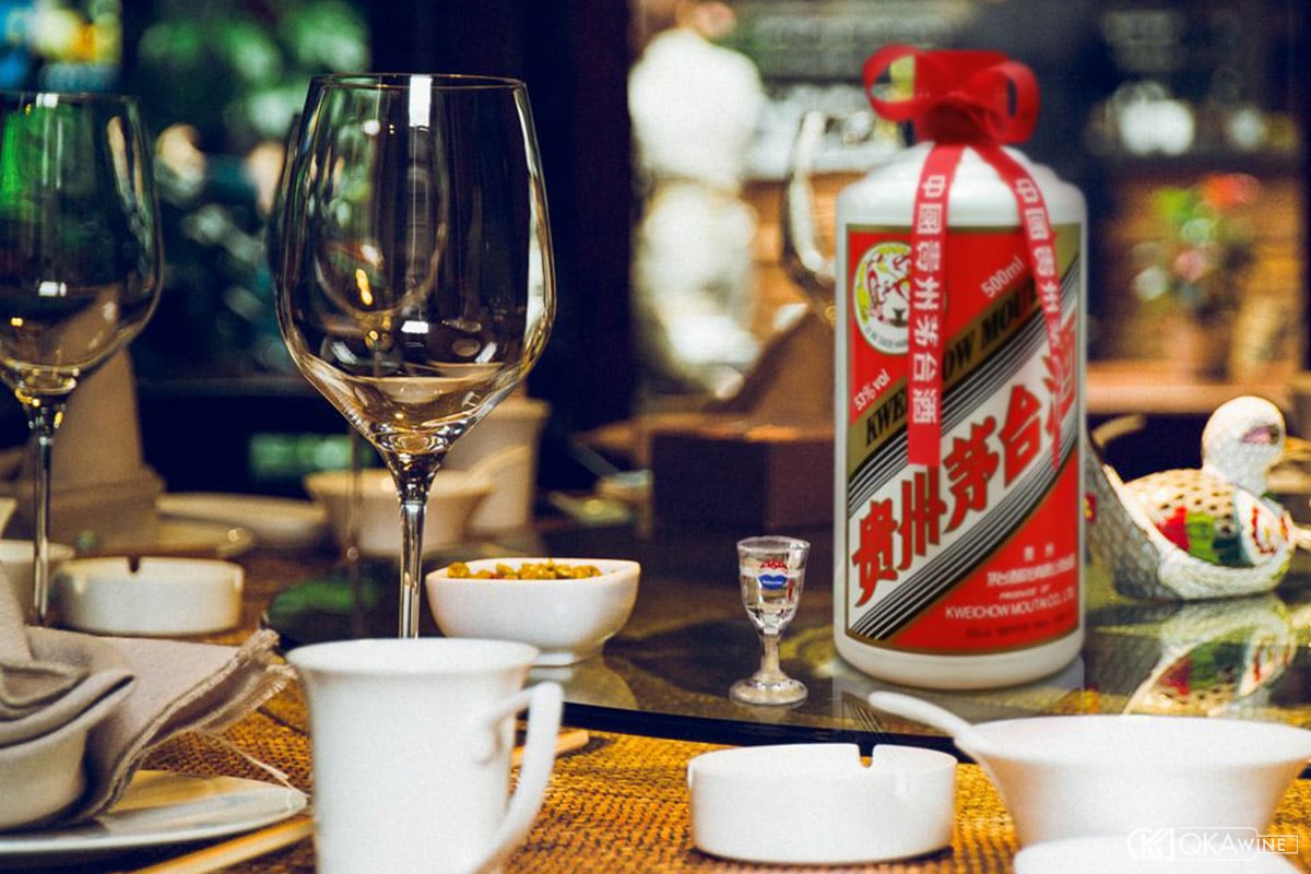 Cách uống Mao Đài trong bàn tiệc