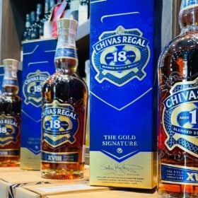 Chivas 18 giá bao nhiêu?
