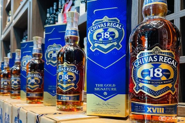 Chivas 18 giá bao nhiêu?