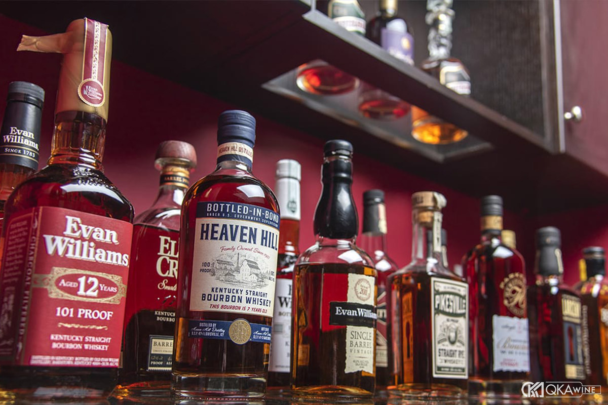 Lưu ý khi mua và bảo quản whisky
