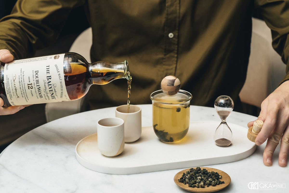 Whisky pha trà, ginger ale, tonic