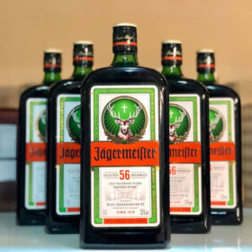 Cách mua rượu Jagermeister chính hãng