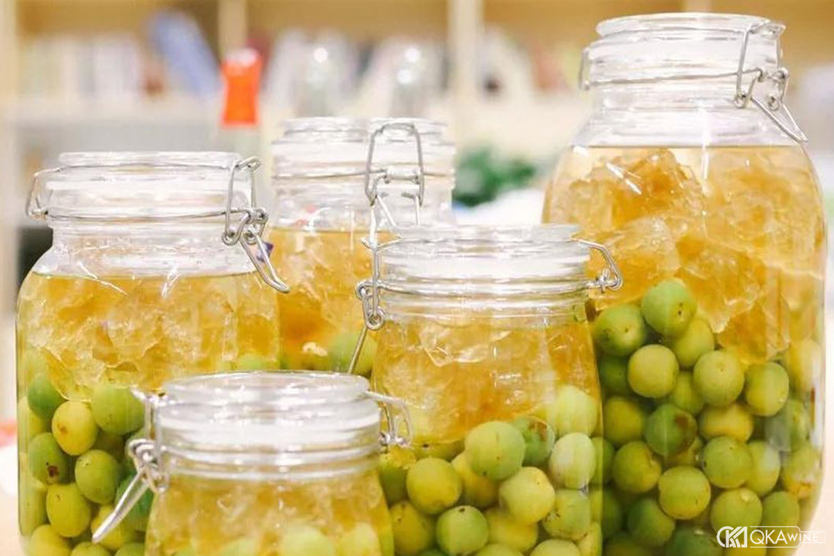 Cách ngâm rượu mơ truyền thống