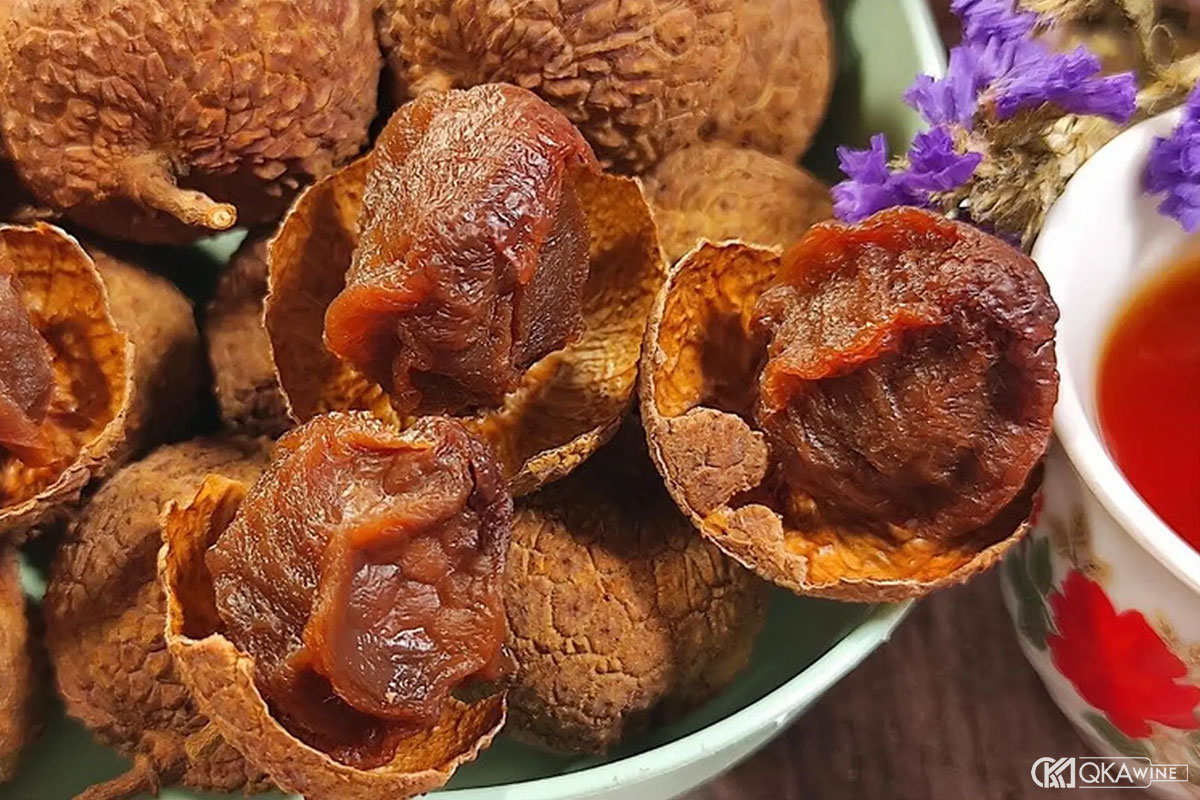 Cách ngâm rượu vải khô