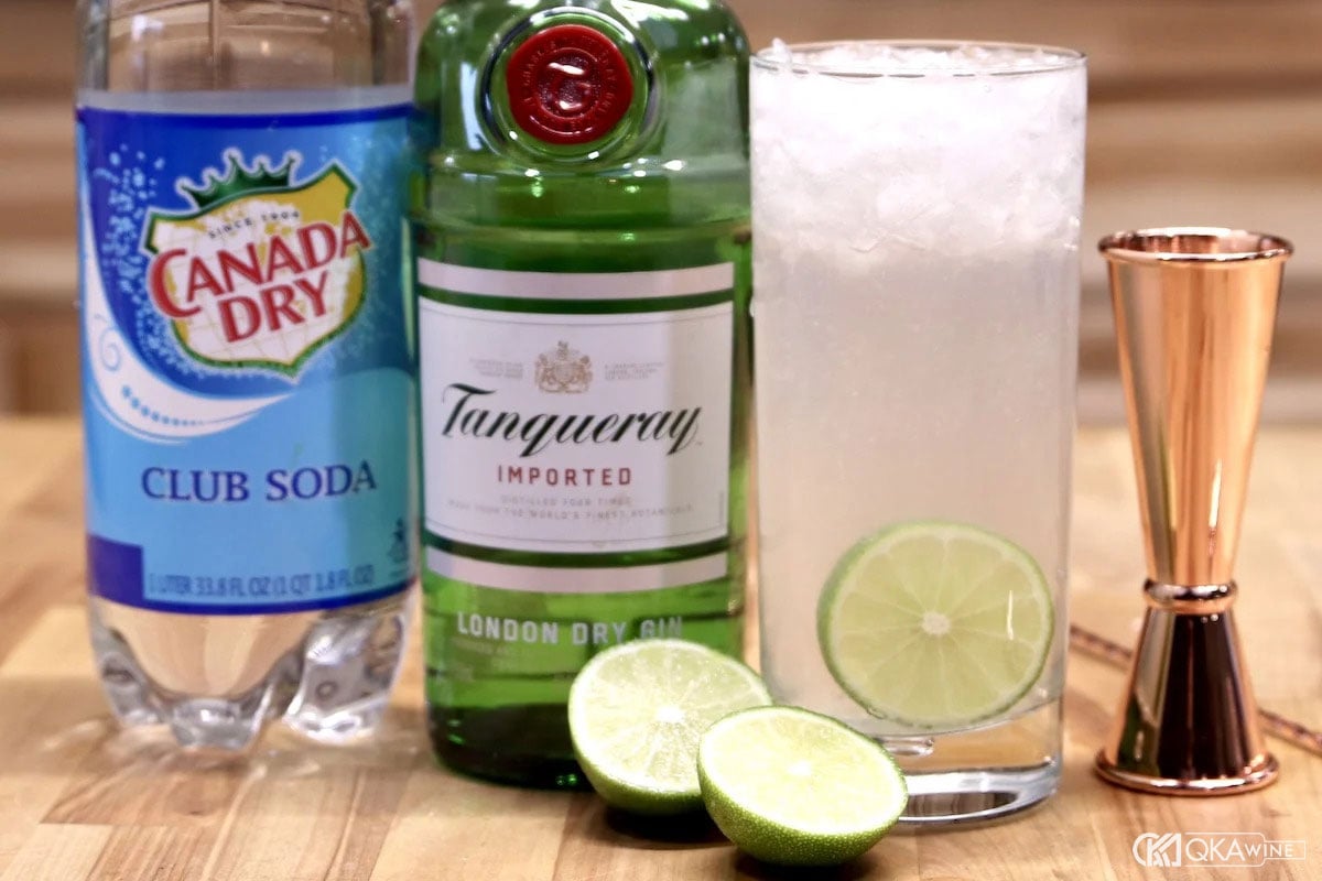 Gin pha với tonic, soda và nước có gas