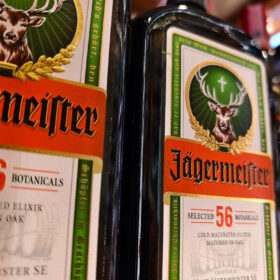 Rượu Jagermeister giá bao nhiêu?