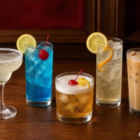 Bốn chai Giffard Triple Sec Amaretto syrup và Blue Curaçao