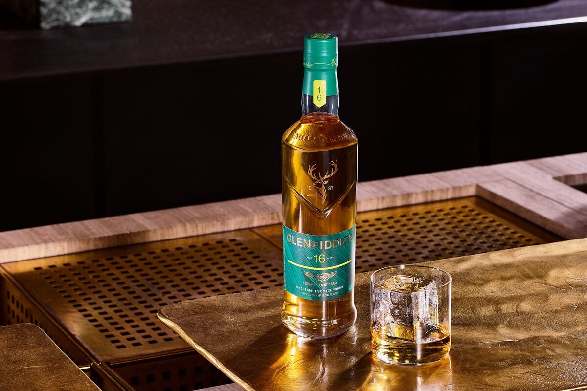 Chai Glenfiddich & Aston Martin Formula One Team 16 năm Limited Edition Release No.2