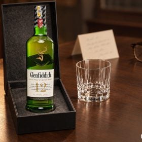 Chai single malt làm quà sinh nhật cho chồng trong hộp mở